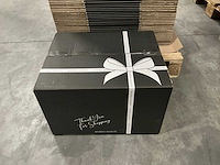 Partij kartonnen dozen bedrukt 500x400x300mm (480x) - afbeelding 1 van  4