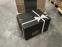 Partij kartonnen dozen bedrukt 500x400x300mm (480x) - afbeelding 2 van  4