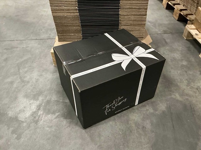 Partij kartonnen dozen bedrukt 500x400x300mm (480x) - afbeelding 2 van  4