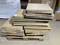 Partij kartonnen dozen - afbeelding 1 van  4