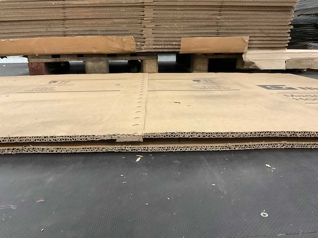 Partij kartonnen dozen - afbeelding 4 van  9