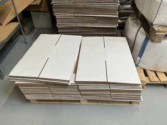 Partij kartonnen dozen - afbeelding 2 van  5