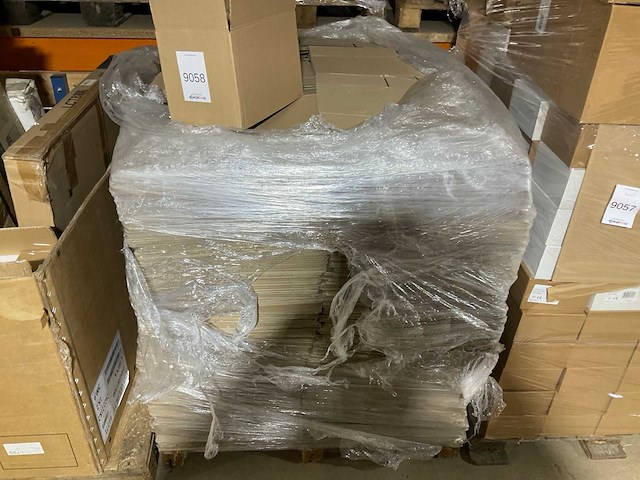 Partij kartonnen dozen - afbeelding 1 van  2