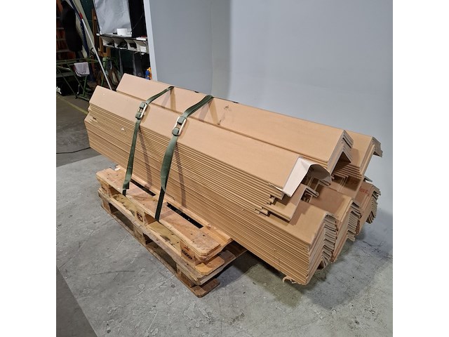 Partij kartonnen hoekprofielen , cordstrap - afbeelding 3 van  6