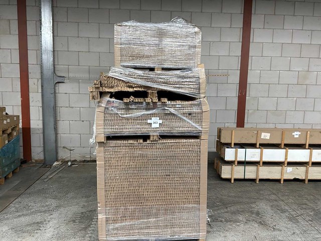 Partij kartonnen honingraatstrips - afbeelding 1 van  7