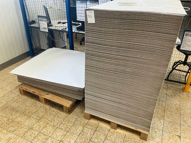 Partij kartonnen pallet plaat (800x) - afbeelding 1 van  2