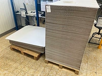 Partij kartonnen pallet plaat (800x)