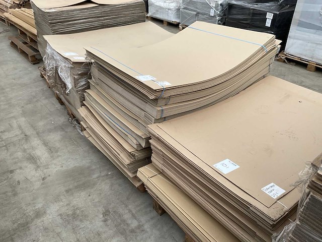Partij kartonnen palletdeksels (ca. 735x) - afbeelding 5 van  6