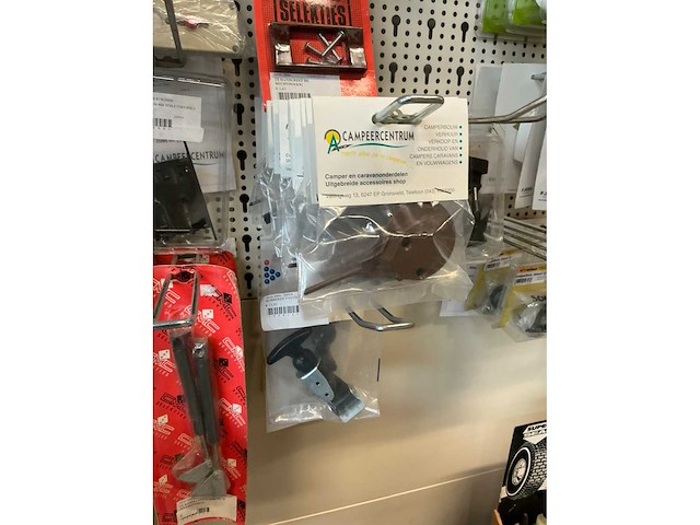 Partij kastdeuronderdelen, grepen en sloten - afbeelding 2 van  47