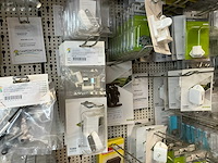 Partij kastdeuronderdelen, grepen en sloten - afbeelding 4 van  47