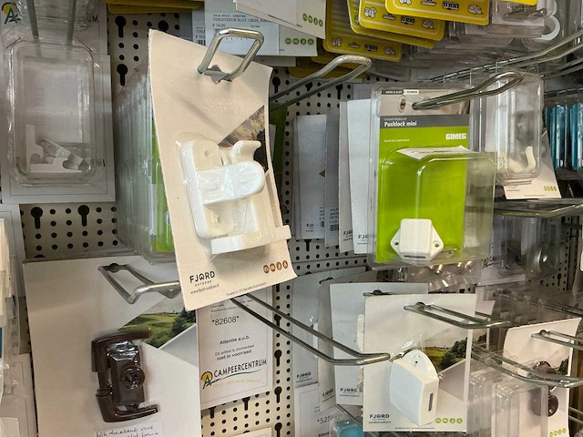 Partij kastdeuronderdelen, grepen en sloten - afbeelding 6 van  47