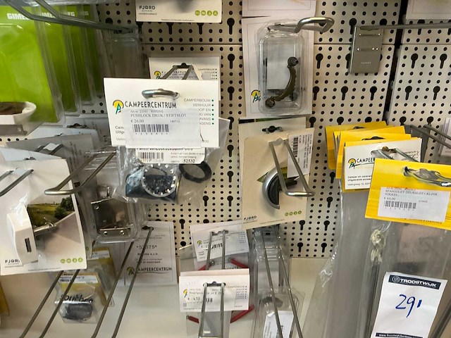 Partij kastdeuronderdelen, grepen en sloten - afbeelding 16 van  47