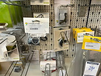 Partij kastdeuronderdelen, grepen en sloten - afbeelding 16 van  47