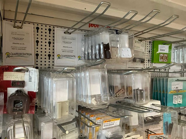 Partij kastdeuronderdelen, grepen en sloten - afbeelding 24 van  47