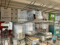 Partij kastdeuronderdelen, grepen en sloten - afbeelding 24 van  47