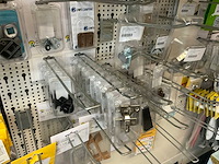 Partij kastdeuronderdelen, grepen en sloten - afbeelding 27 van  47