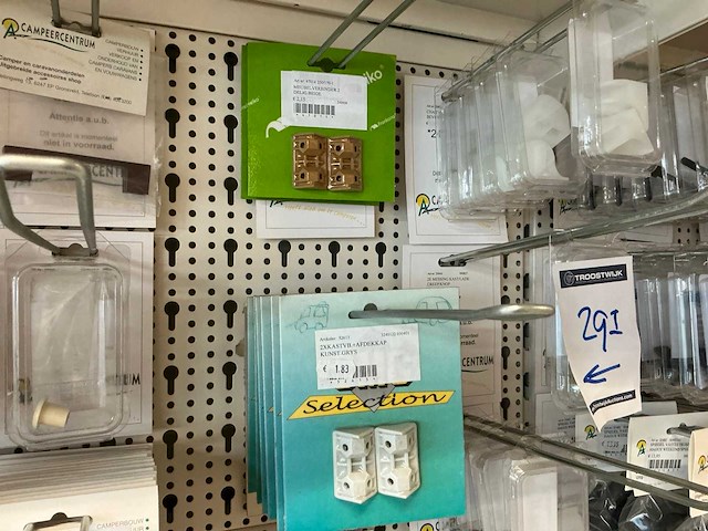 Partij kastdeuronderdelen, grepen en sloten - afbeelding 33 van  47