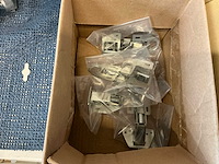 Partij kastdeuronderdelen, grepen en sloten - afbeelding 40 van  47