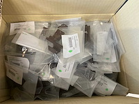 Partij kastdeuronderdelen, grepen en sloten - afbeelding 41 van  47