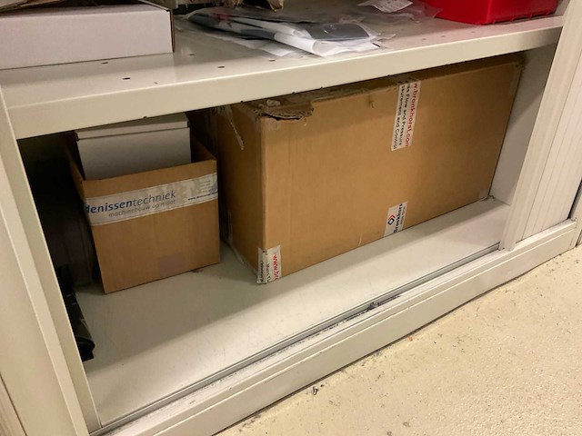 Partij kasten en magazijnstelling met inhoud - afbeelding 6 van  30