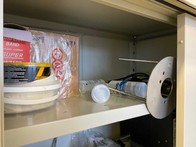 Partij kasten en magazijnstelling met inhoud - afbeelding 13 van  30