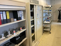 Partij kasten en magazijnstelling met inhoud - afbeelding 25 van  30