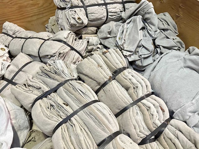 Partij katoenen overtrekken met ringen - afbeelding 2 van  5