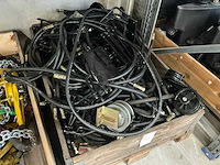 Partij katrollen en hydraulische leiding - afbeelding 1 van  4