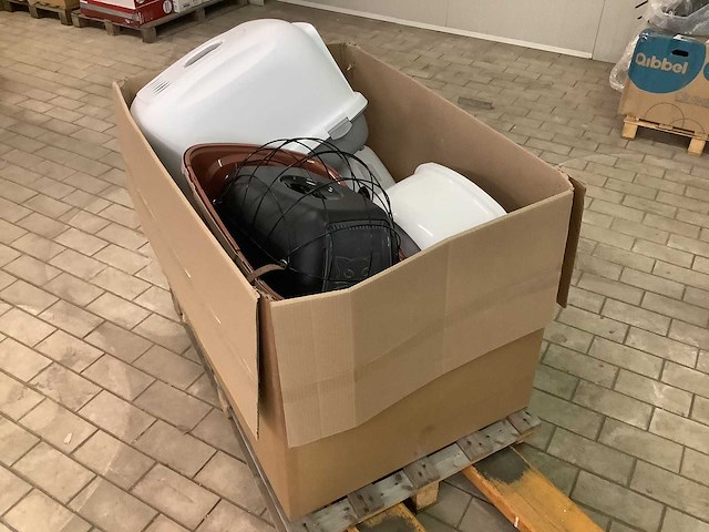 Partij kattenbakken - afbeelding 1 van  3