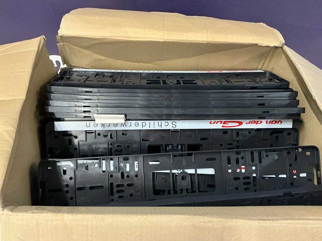 Partij kentekenplaat houders - afbeelding 4 van  5