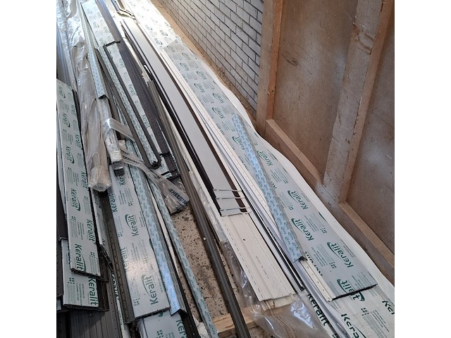 Partij keralit gevelpanelen, diverse kleuren - afbeelding 3 van  18