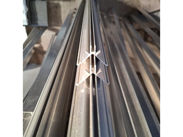 Partij keralit gevelpanelen, diverse kleuren - afbeelding 8 van  18