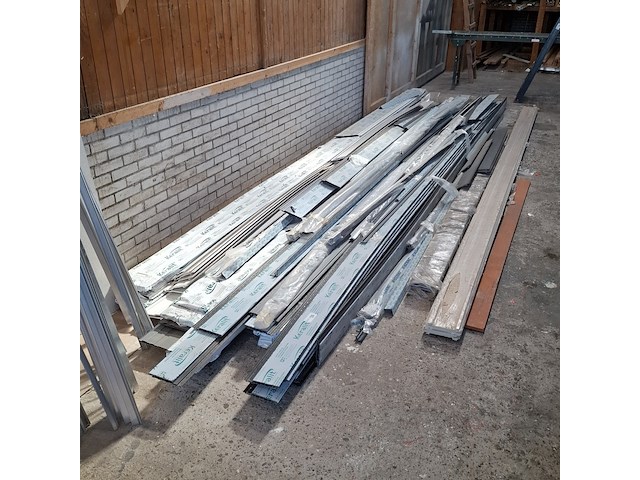 Partij keralit gevelpanelen, diverse kleuren - afbeelding 1 van  18