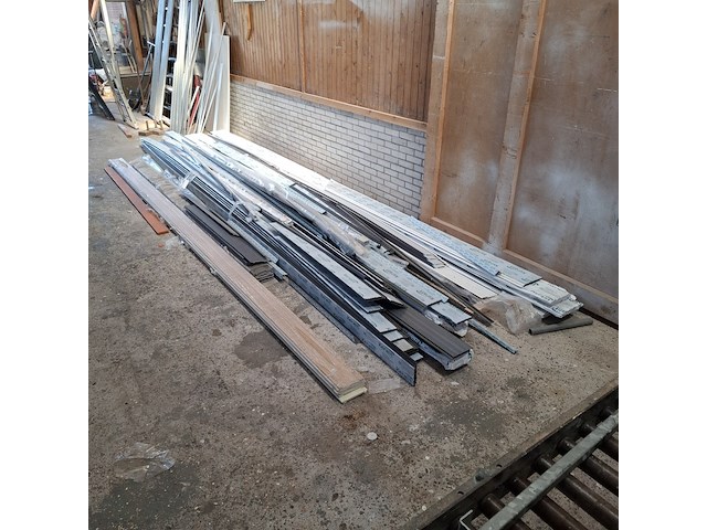 Partij keralit gevelpanelen, diverse kleuren - afbeelding 11 van  18