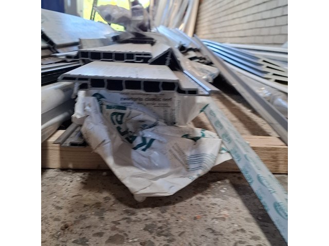 Partij keralit gevelpanelen, diverse kleuren - afbeelding 18 van  18