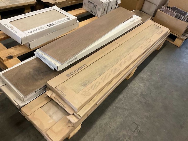 Partij keramisch parket restdelen - afbeelding 1 van  3