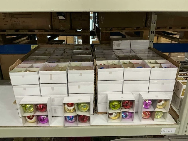 Partij kerstballen per set 4 kerstballen (102x sets) - afbeelding 2 van  4