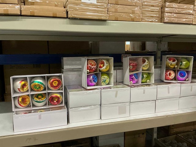 Partij kerstballen sets van 6 kerstballen en sets van 4 kerstballen (51x) - afbeelding 1 van  5