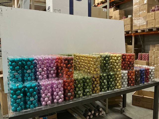 Partij kerstballen unbreakable&seamless d5cm 30/tube (124 tubes) - afbeelding 1 van  13