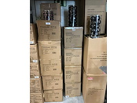 Partij kerstballen unbreakable&seamless d7cm black 24/tube (32 tubes) - afbeelding 4 van  5