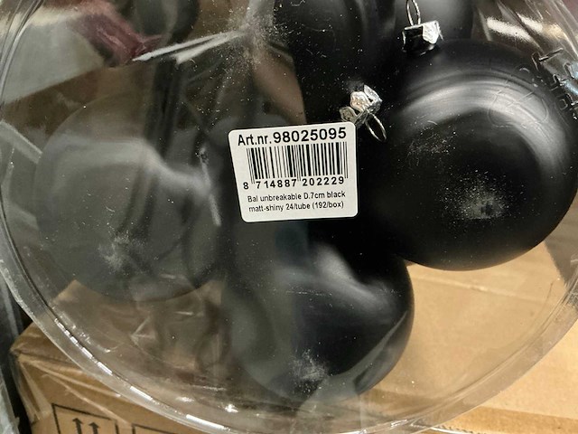 Partij kerstballen unbreakable&seamless d7cm black matt-shiny 24/tube (104 tubes) - afbeelding 2 van  3