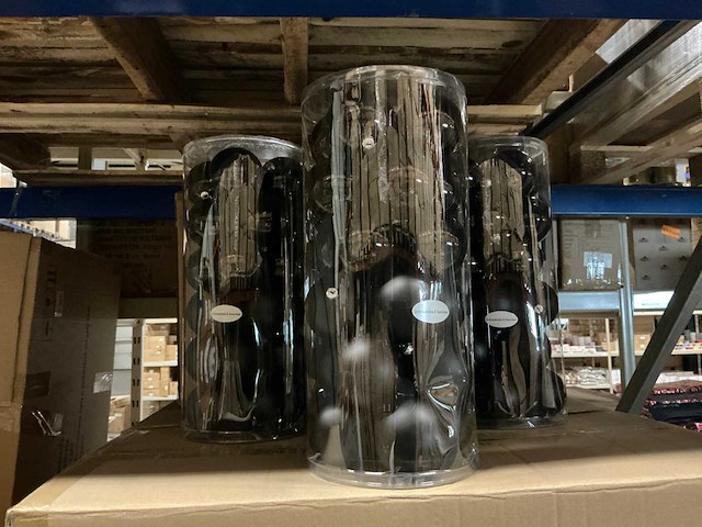 Partij kerstballen unbreakable&seamless d7cm black matt-shiny 24/tube (104 tubes) - afbeelding 1 van  3