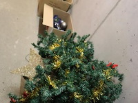 Partij kerstdecoratie o.a. kerstballen & verlichting - afbeelding 1 van  8