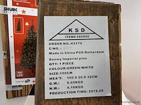 Partij kerstdecoratie o.a. kunstkerstbomen en kerstballen - afbeelding 3 van  12