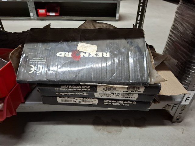 Partij ketting en kettingwielen - afbeelding 2 van  11