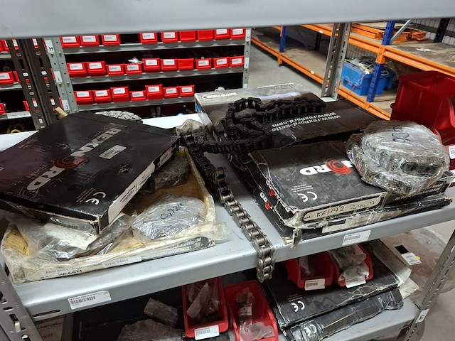 Partij ketting en kettingwielen - afbeelding 8 van  11