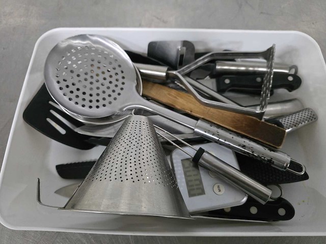 Partij keuken benodigdheden - afbeelding 1 van  2