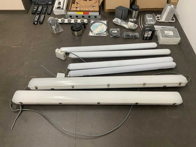 Partij keuken en woonaccessoires - afbeelding 18 van  24