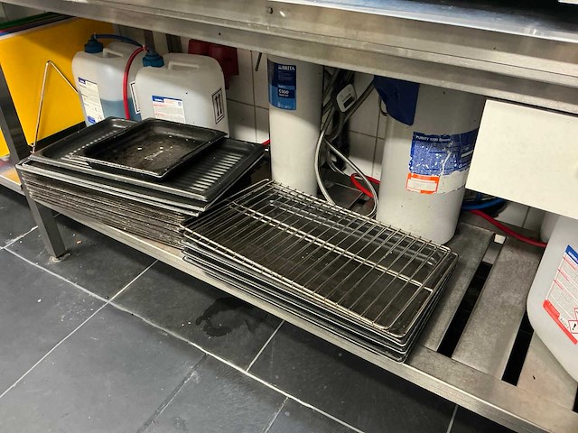 Partij keuken inventaris - afbeelding 2 van  10