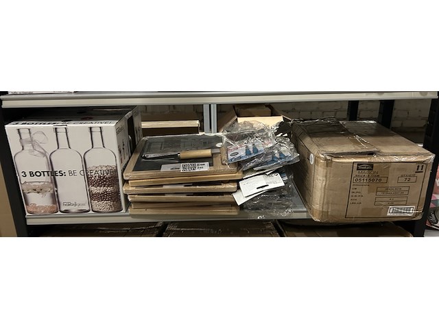 Partij keukenaccessoires w.o. snijplank w.o. trudeau, levivo - afbeelding 1 van  6
